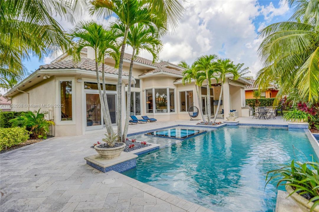 Recently Sold: $2,700,000 (5 beds, 6 baths, 4777 Square Feet)