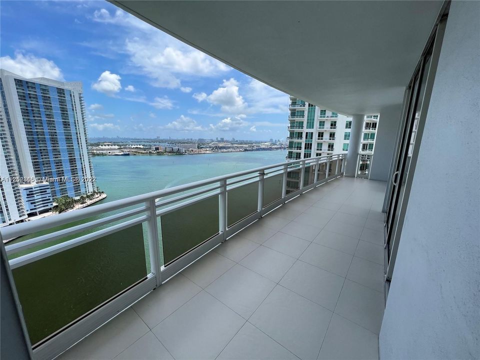 Recently Sold: $1,525,000 (2 beds, 2 baths, 1784 Square Feet)