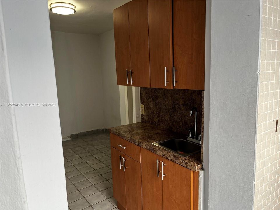 Recently Rented: $950 (0 beds, 1 baths, 5894 Square Feet)