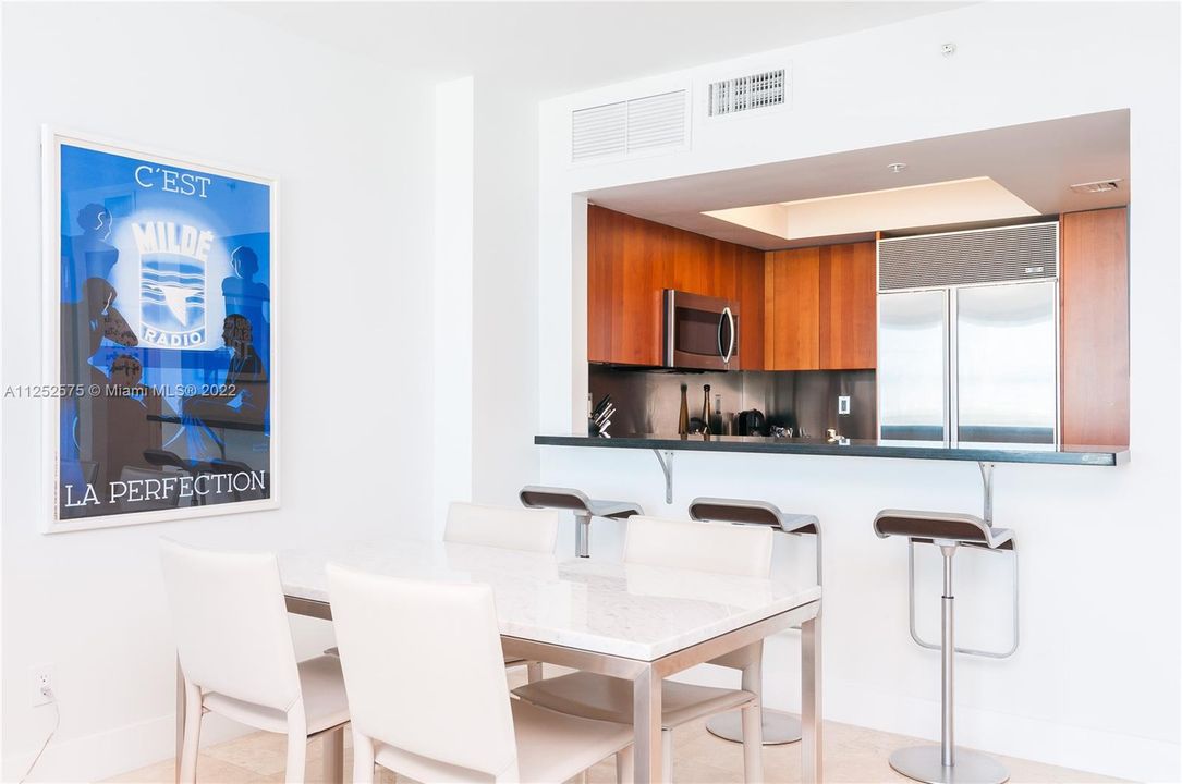 Recently Sold: $875,000 (1 beds, 2 baths, 940 Square Feet)