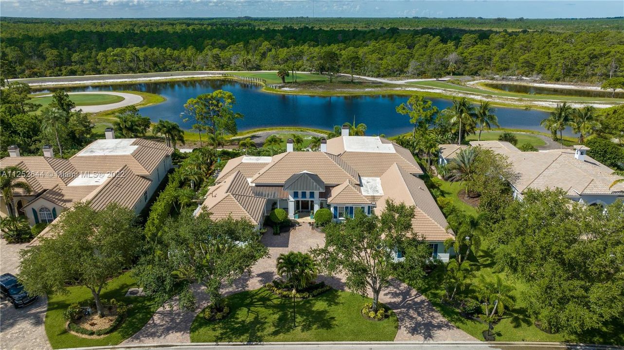 Recently Sold: $2,795,000 (4 beds, 6 baths, 5156 Square Feet)