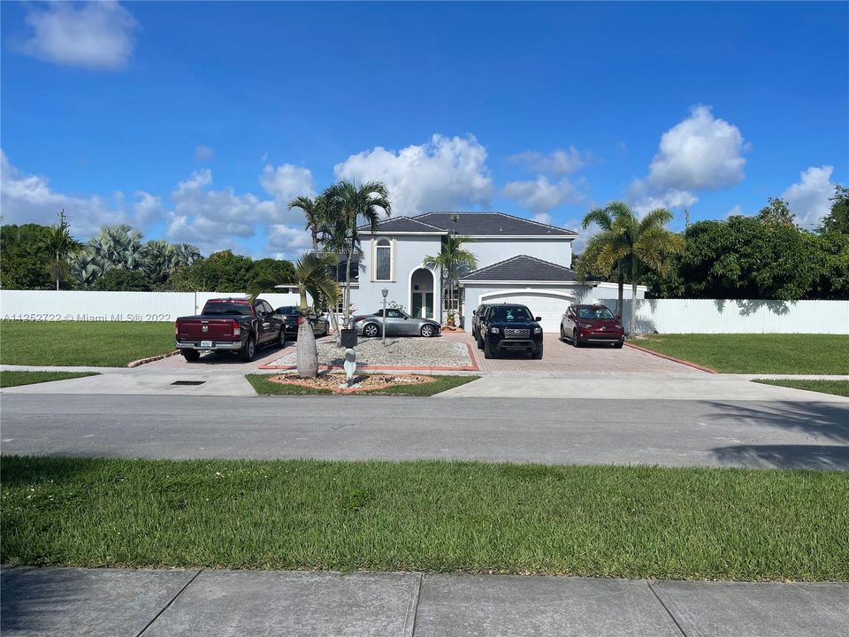 Recently Sold: $1,320,000 (4 beds, 3 baths, 2907 Square Feet)