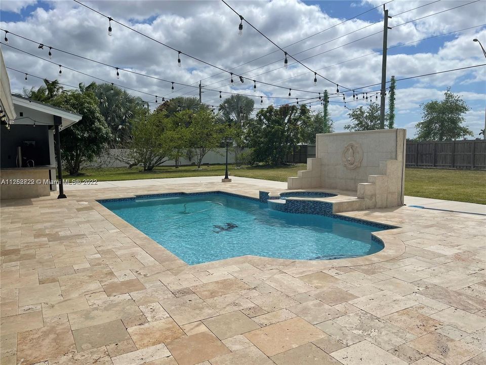 Recently Sold: $1,320,000 (4 beds, 3 baths, 2907 Square Feet)