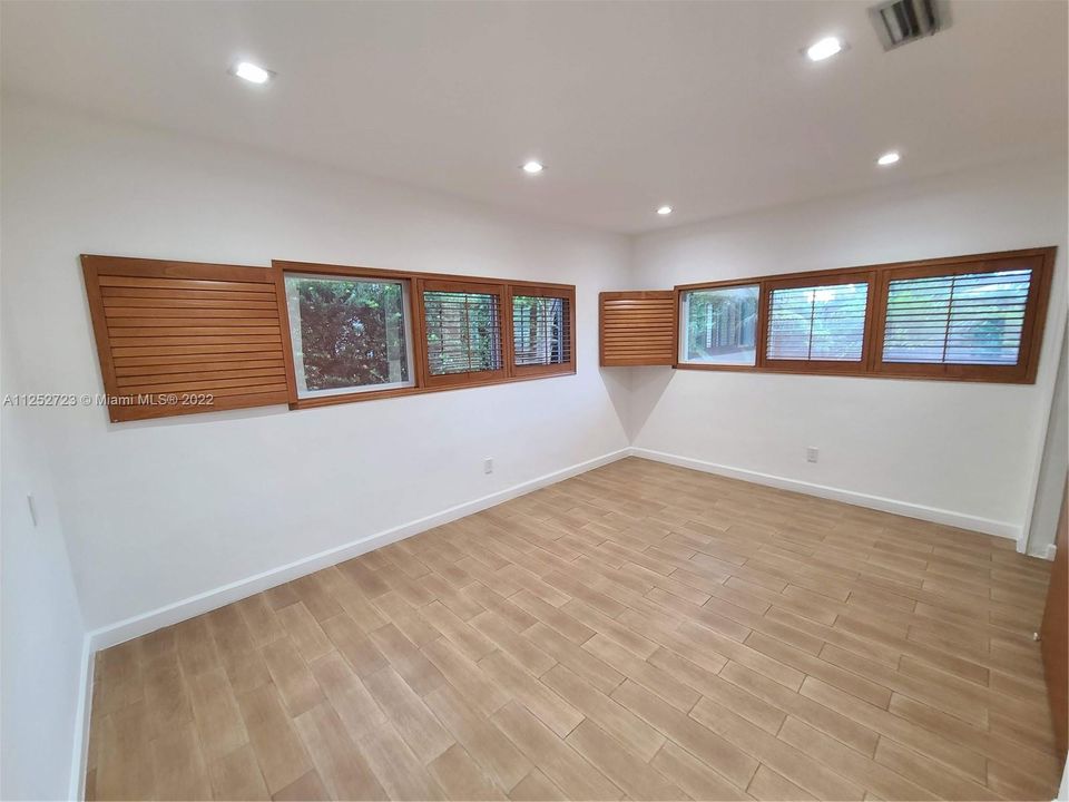 Recientemente alquilado: $10,000 (5 camas, 5 baños, 3216 Pies cuadrados)