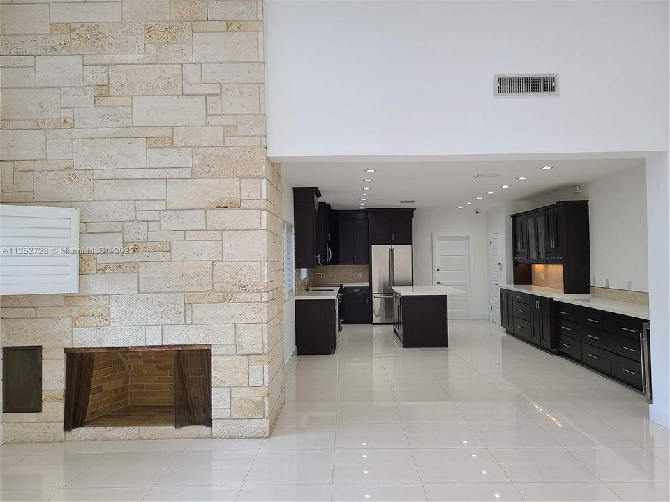 Recientemente alquilado: $10,000 (5 camas, 5 baños, 3216 Pies cuadrados)