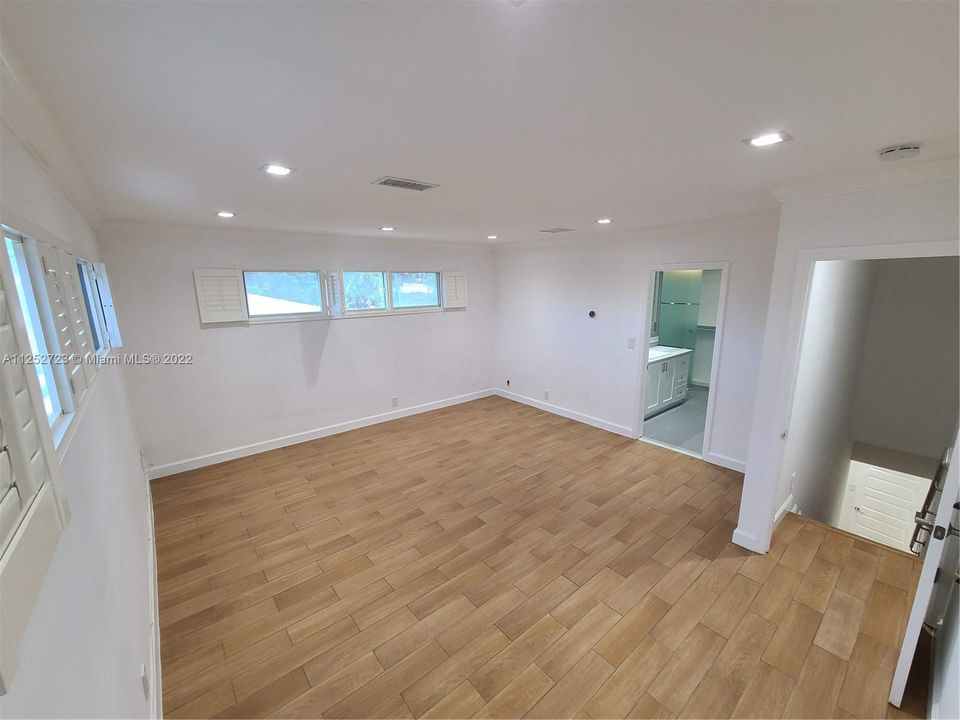 Recientemente alquilado: $10,000 (5 camas, 5 baños, 3216 Pies cuadrados)