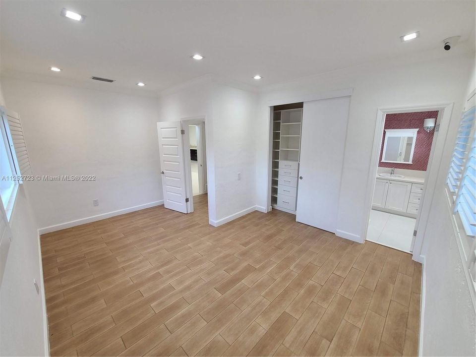 Recientemente alquilado: $10,000 (5 camas, 5 baños, 3216 Pies cuadrados)