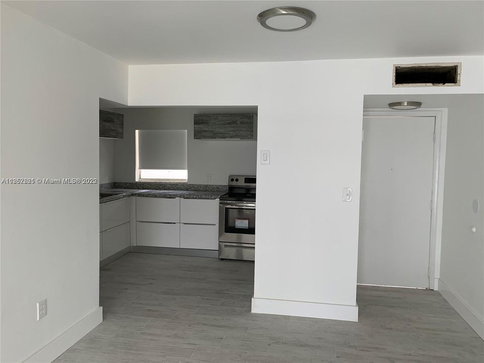 Recently Rented: $1,950 (1 beds, 1 baths, 628 Square Feet)