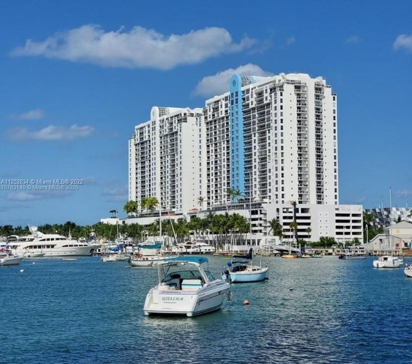 Recently Sold: $1,250,000 (2 beds, 2 baths, 1060 Square Feet)