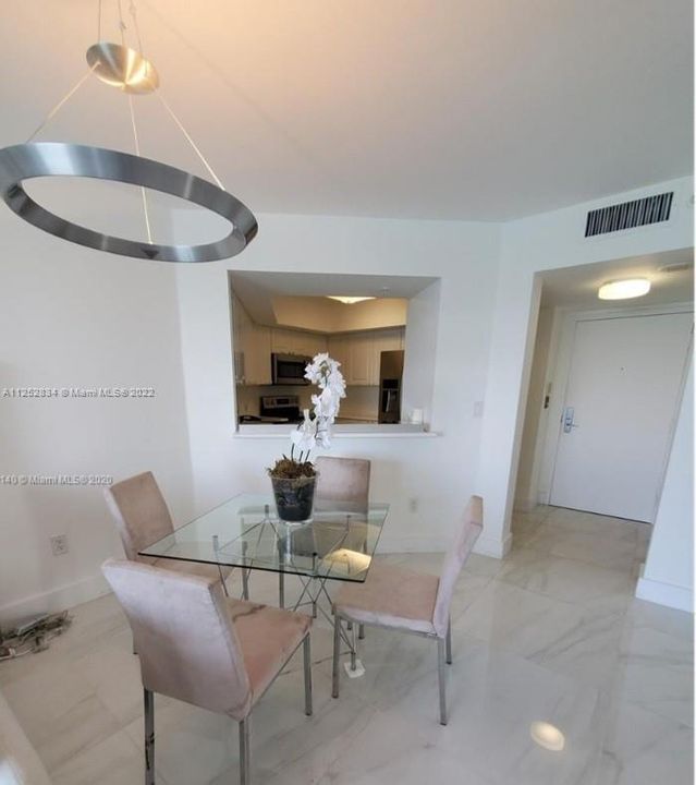 Recently Sold: $1,250,000 (2 beds, 2 baths, 1060 Square Feet)