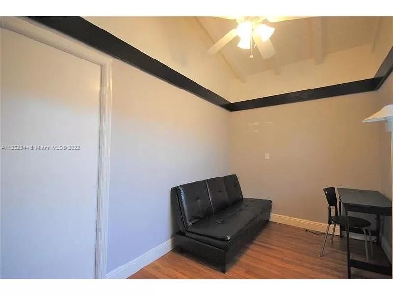 Recently Rented: $2,300 (2 beds, 1 baths, 3004 Square Feet)
