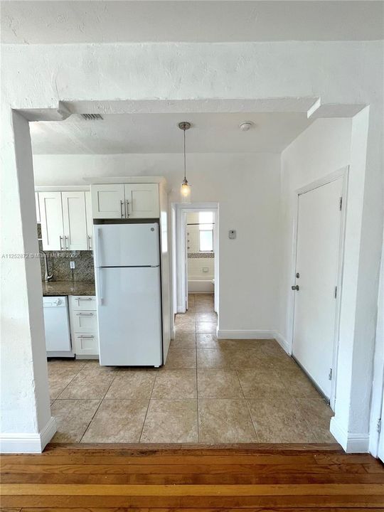 Recently Rented: $2,200 (1 beds, 1 baths, 700 Square Feet)