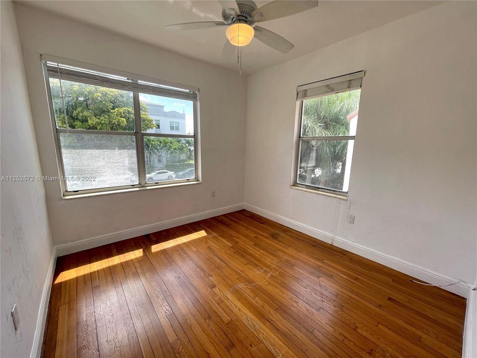 Recently Rented: $2,200 (1 beds, 1 baths, 700 Square Feet)