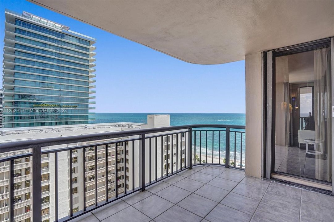 Active With Contract: $1,600,000 (2 beds, 2 baths, 2018 Square Feet)