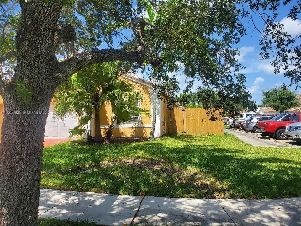 Recently Rented: $3,500 (3 beds, 2 baths, 1624 Square Feet)