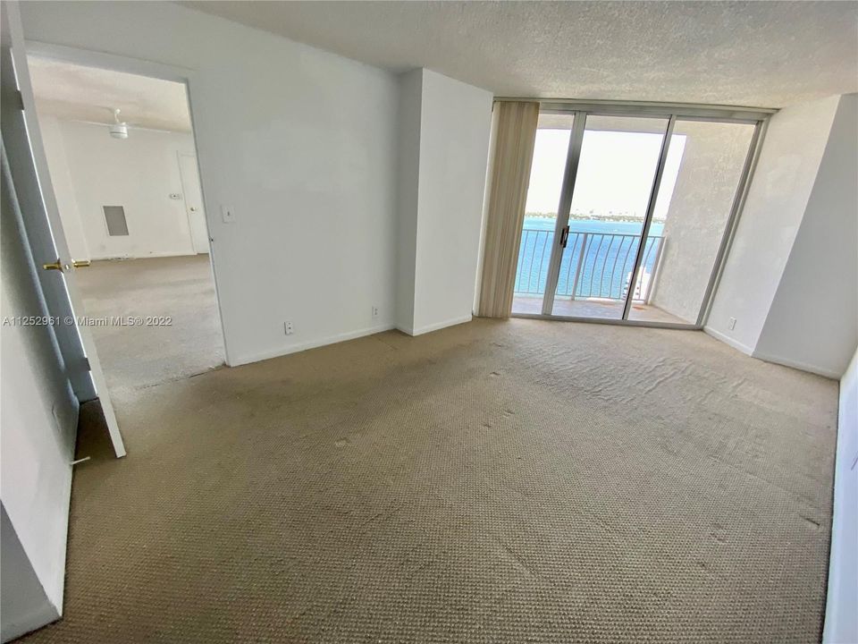 最近售出: $440,000 (2 贝兹, 2 浴室, 1030 平方英尺)