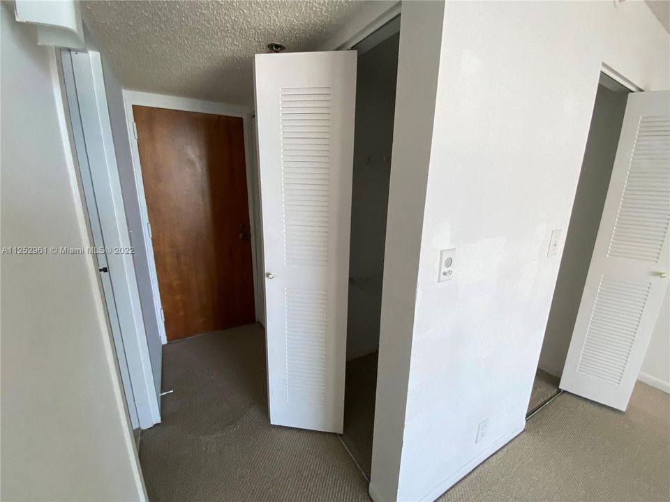 最近售出: $440,000 (2 贝兹, 2 浴室, 1030 平方英尺)