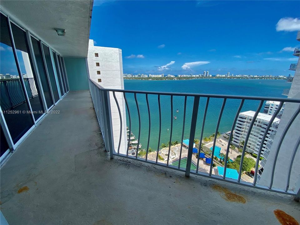 最近售出: $440,000 (2 贝兹, 2 浴室, 1030 平方英尺)