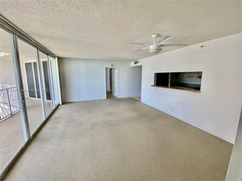 最近售出: $440,000 (2 贝兹, 2 浴室, 1030 平方英尺)