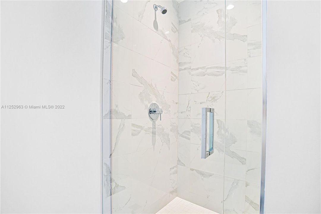最近售出: $1,599,000 (3 贝兹, 4 浴室, 2204 平方英尺)