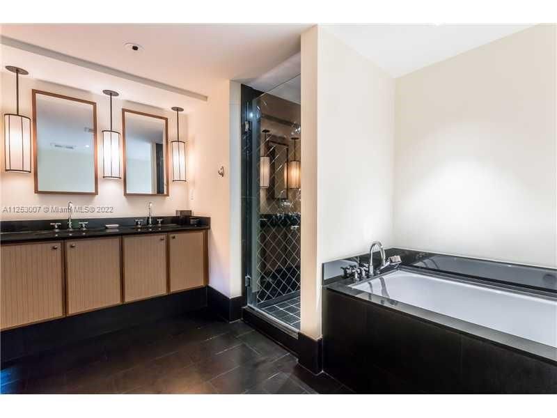Недавно арендовано: $20,000 (2 спален, 2 ванн, 1213 Квадратных фут)