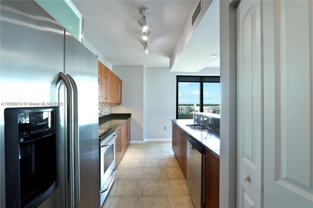 Recently Sold: $395,000 (1 beds, 1 baths, 1090 Square Feet)