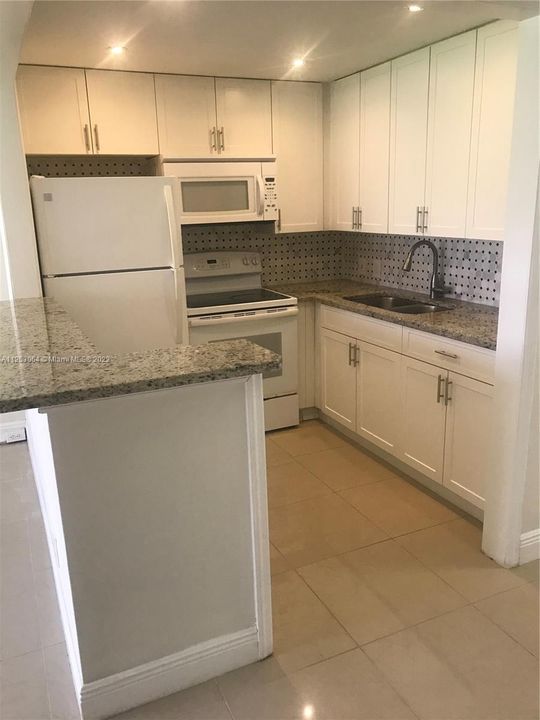 Recently Rented: $1,450 (1 beds, 1 baths, 601 Square Feet)