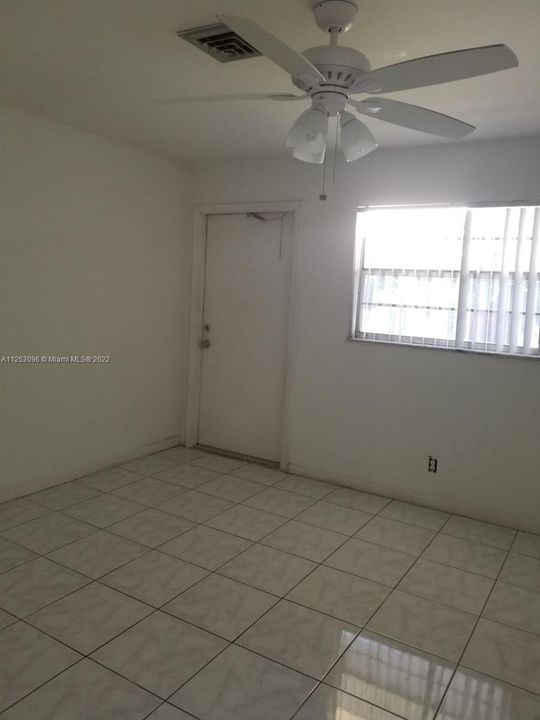 Recently Rented: $2,200 (2 beds, 2 baths, 1055 Square Feet)