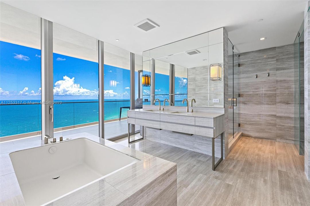 Recently Sold: $5,900,000 (4 beds, 5 baths, 3265 Square Feet)