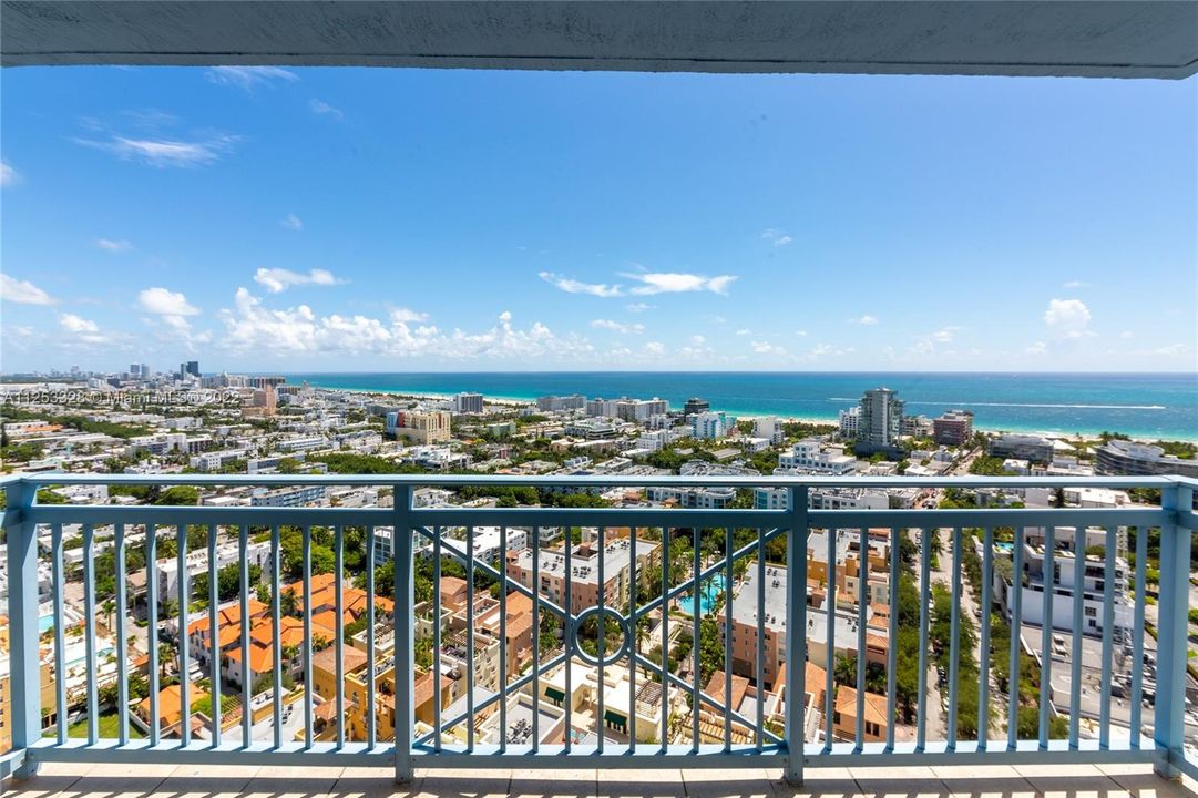 Recently Sold: $1,085,000 (2 beds, 2 baths, 1080 Square Feet)