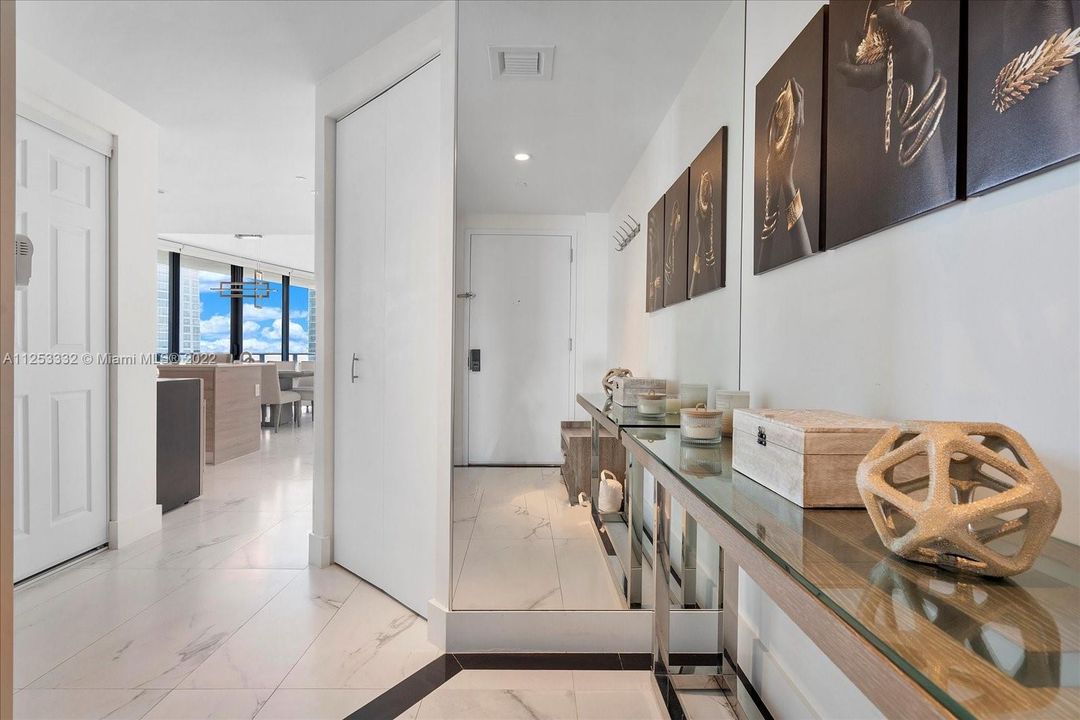 Recently Sold: $1,498,000 (3 beds, 2 baths, 1281 Square Feet)