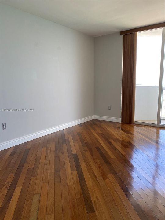 Recently Rented: $5,500 (2 beds, 2 baths, 1151 Square Feet)