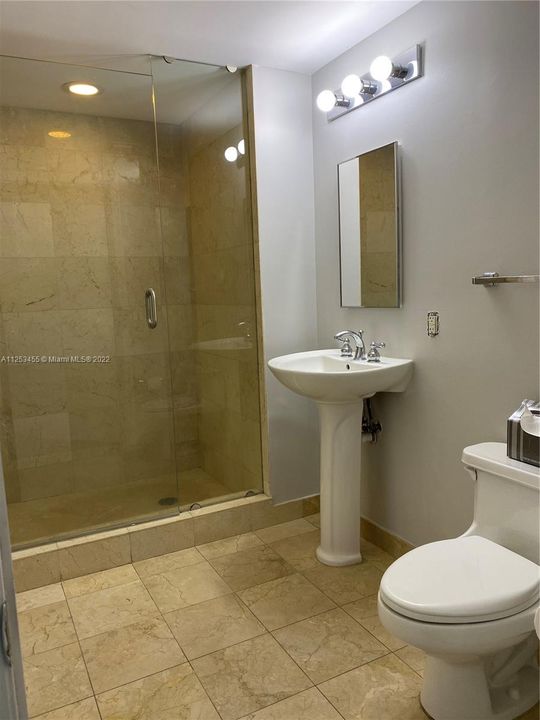 最近租的: $5,500 (2 贝兹, 2 浴室, 1151 平方英尺)