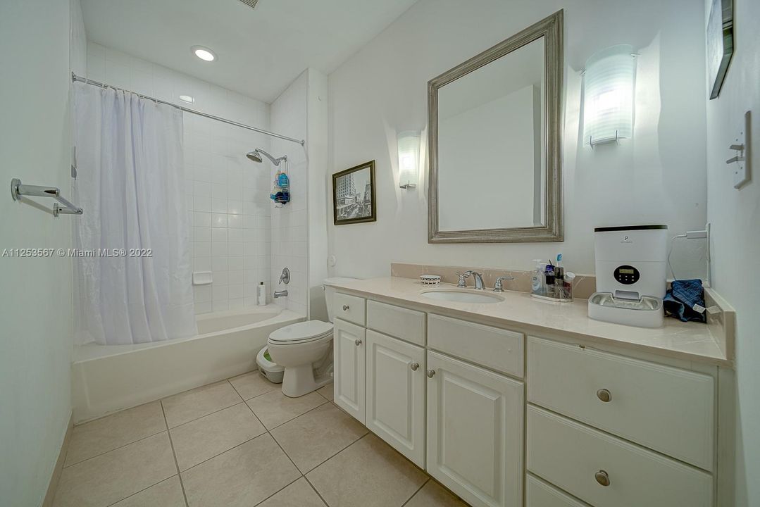 Недавно арендовано: $2,700 (1 спален, 1 ванн, 715 Квадратных фут)
