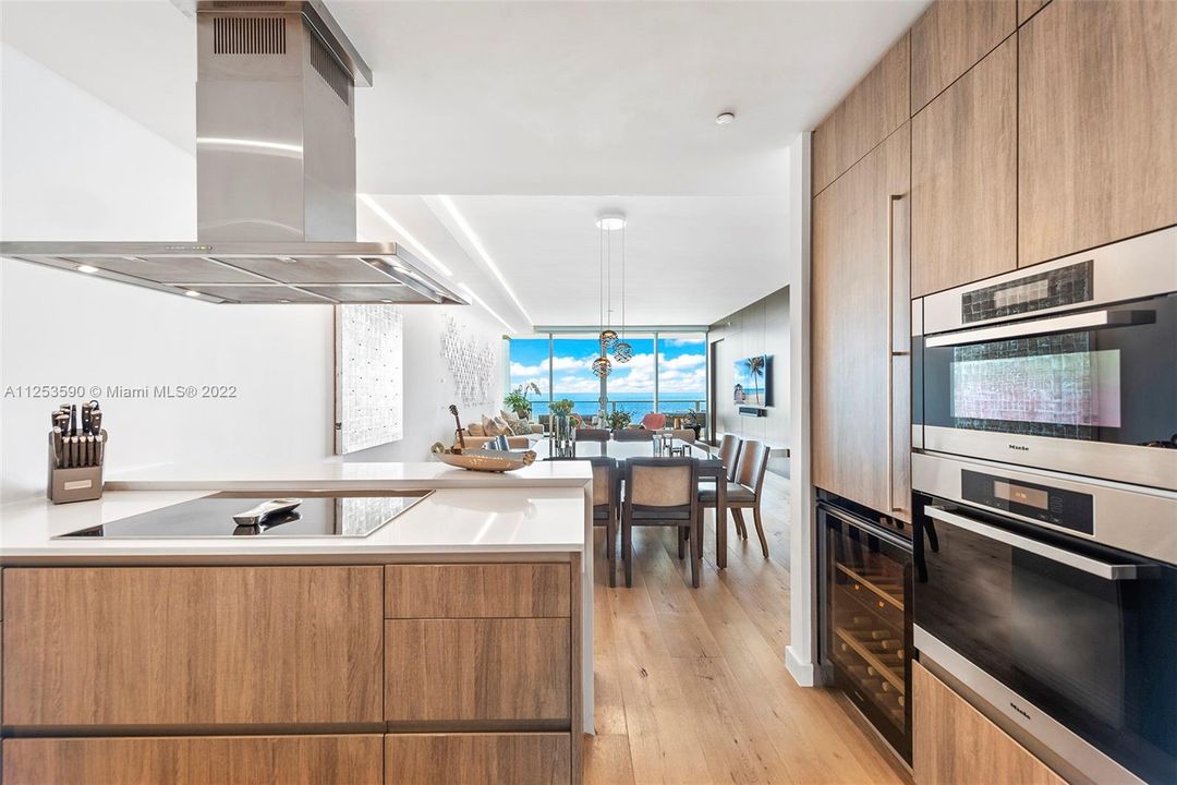 Recently Sold: $5,900,000 (3 beds, 4 baths, 2257 Square Feet)