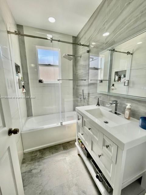 Недавно продано: $465,000 (3 спален, 2 ванн, 1655 Квадратных фут)