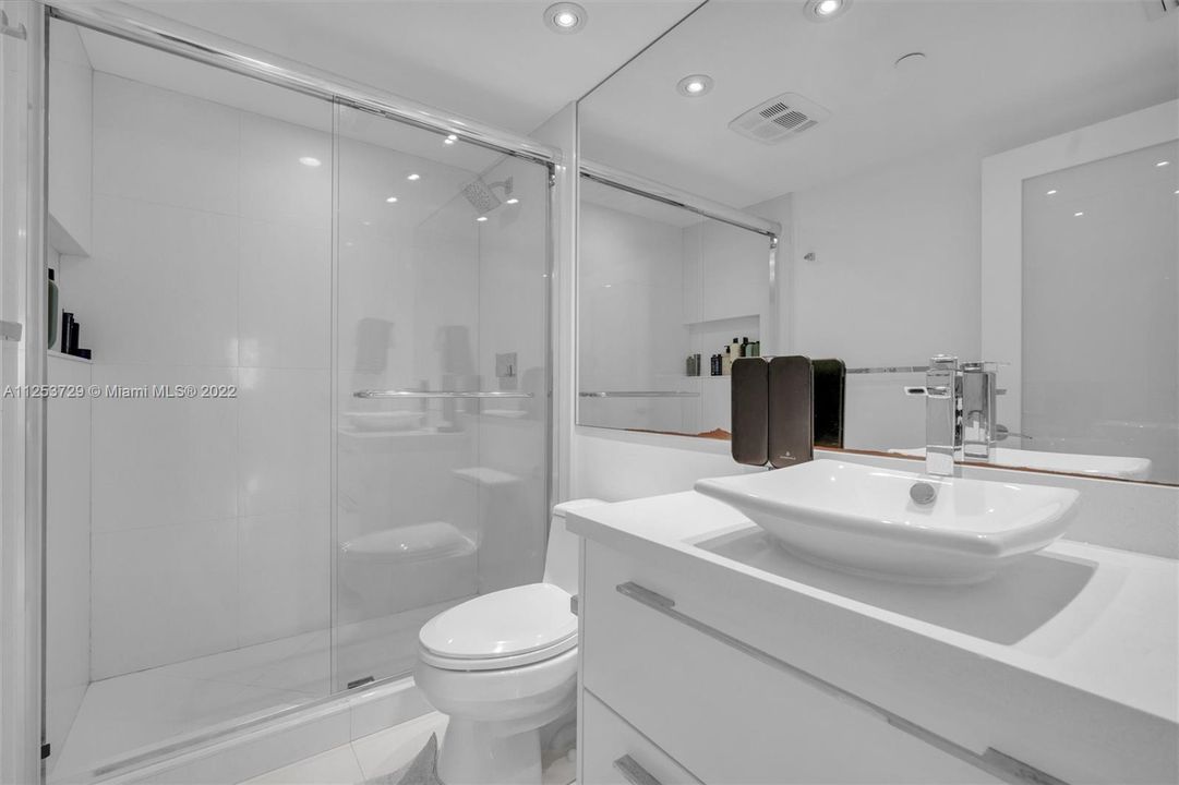 最近租的: $6,500 (2 贝兹, 2 浴室, 1532 平方英尺)