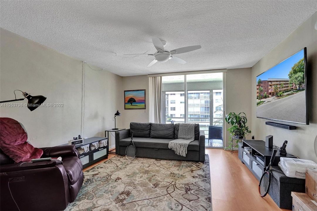 Recently Sold: $259,000 (2 beds, 2 baths, 1110 Square Feet)