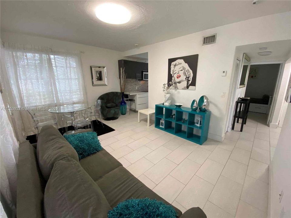 Recently Sold: $315,000 (2 beds, 1 baths, 820 Square Feet)