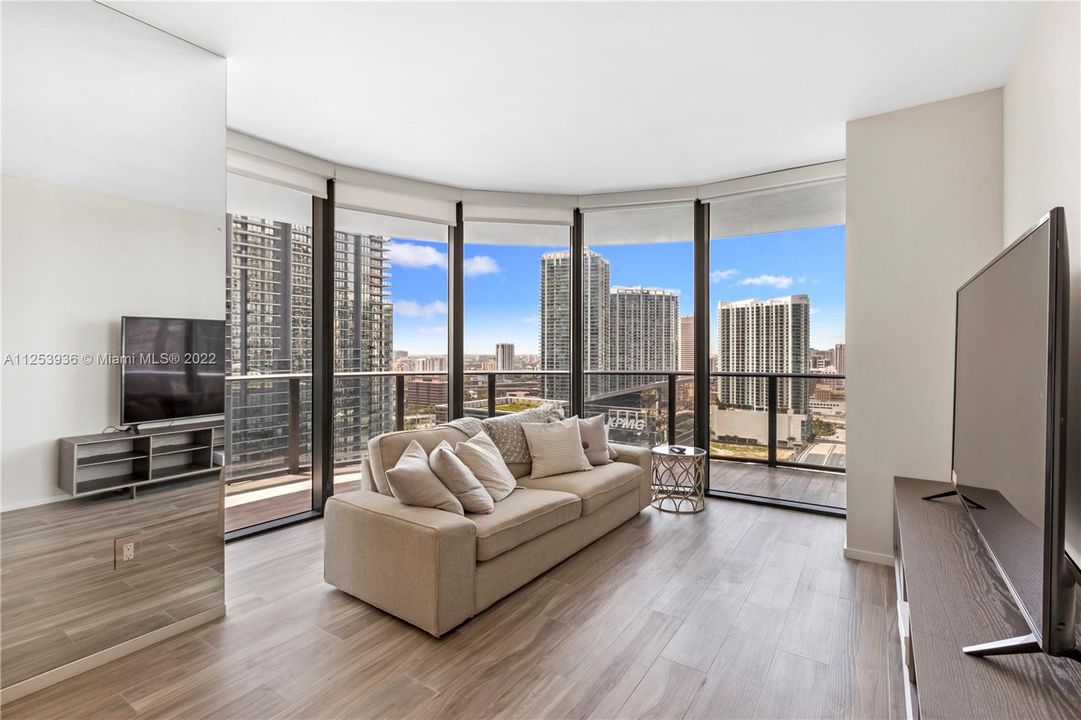 Recently Sold: $1,250,000 (3 beds, 3 baths, 1450 Square Feet)