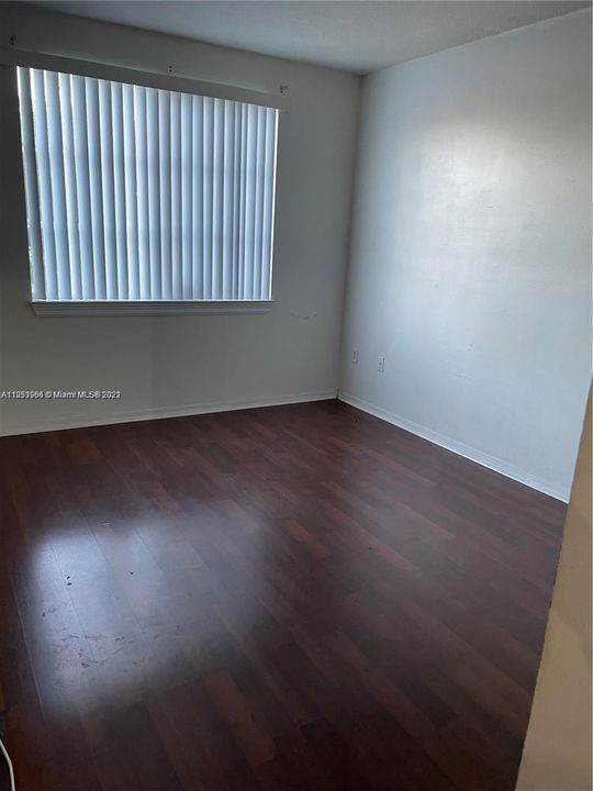 Recently Rented: $2,500 (2 beds, 2 baths, 989 Square Feet)