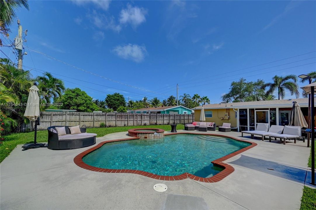 最近售出: $509,000 (3 贝兹, 2 浴室, 0 平方英尺)