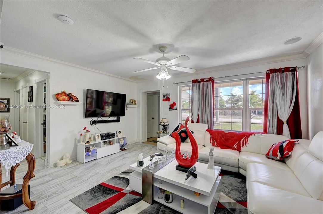 最近售出: $509,000 (3 贝兹, 2 浴室, 0 平方英尺)