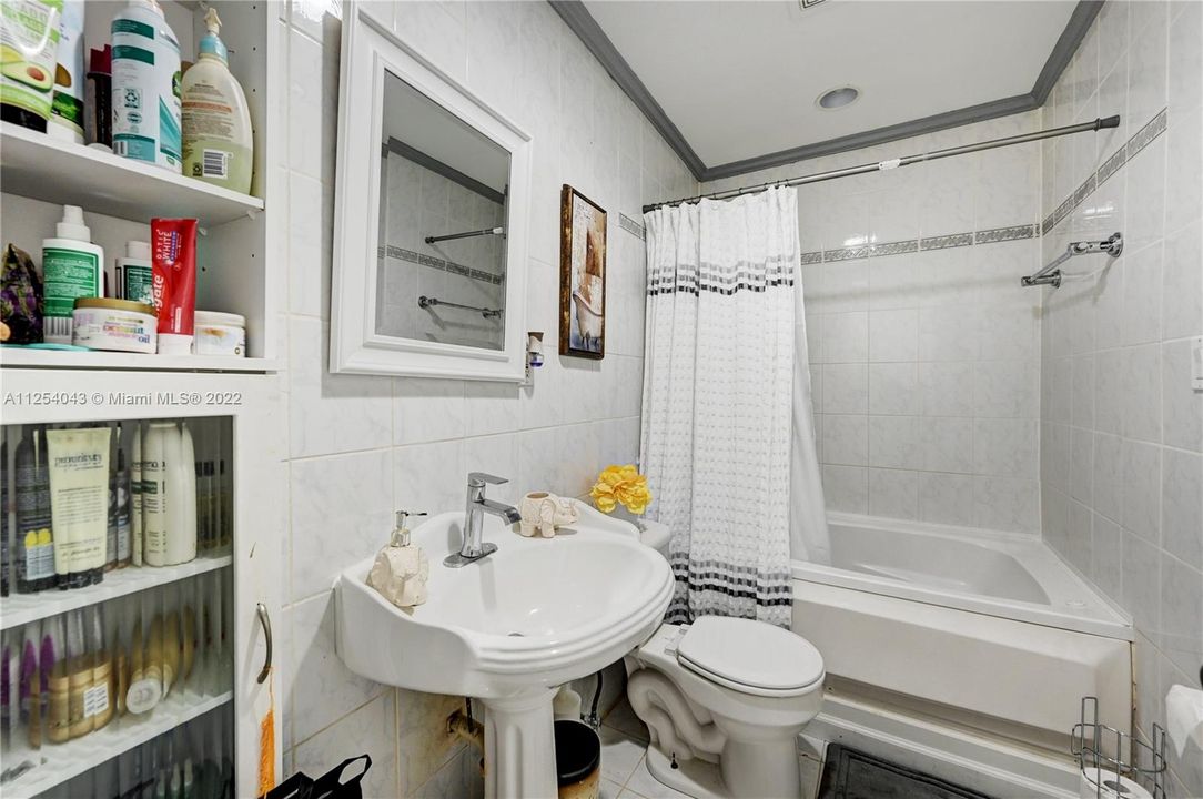 最近售出: $509,000 (3 贝兹, 2 浴室, 0 平方英尺)