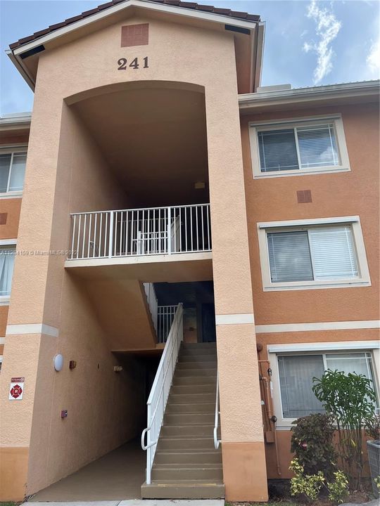 Недавно арендовано: $1,900 (2 спален, 2 ванн, 1033 Квадратных фут)
