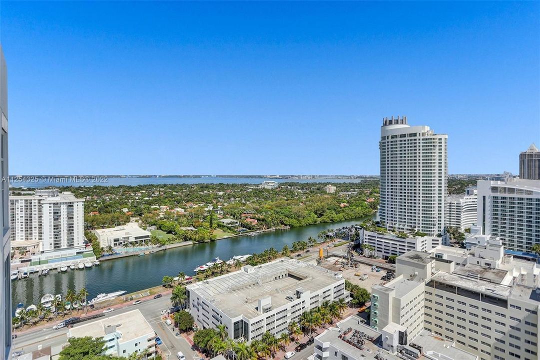 Recently Sold: $1,700,000 (2 beds, 2 baths, 1250 Square Feet)
