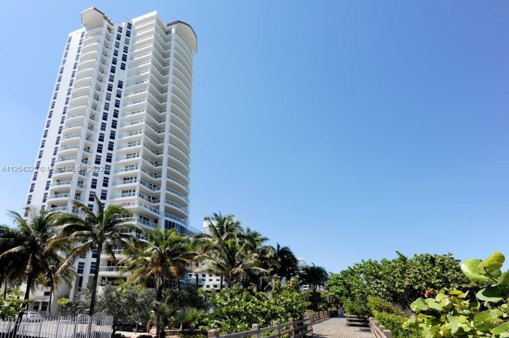 Recently Sold: $1,700,000 (2 beds, 2 baths, 1250 Square Feet)