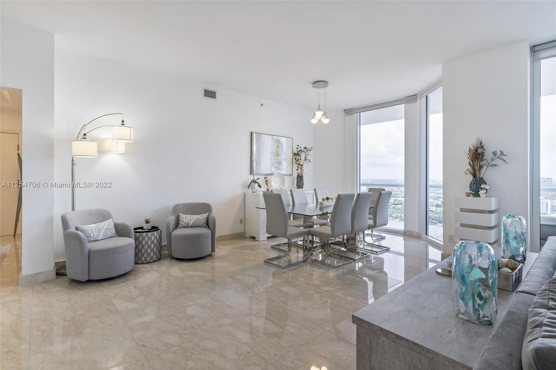 Recently Sold: $1,699,000 (3 beds, 2 baths, 2733 Square Feet)