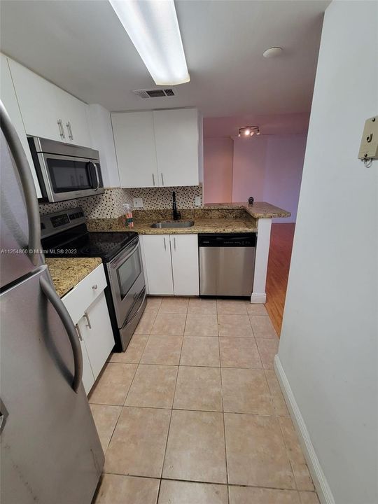 Recently Sold: $389,900 (1 beds, 1 baths, 735 Square Feet)