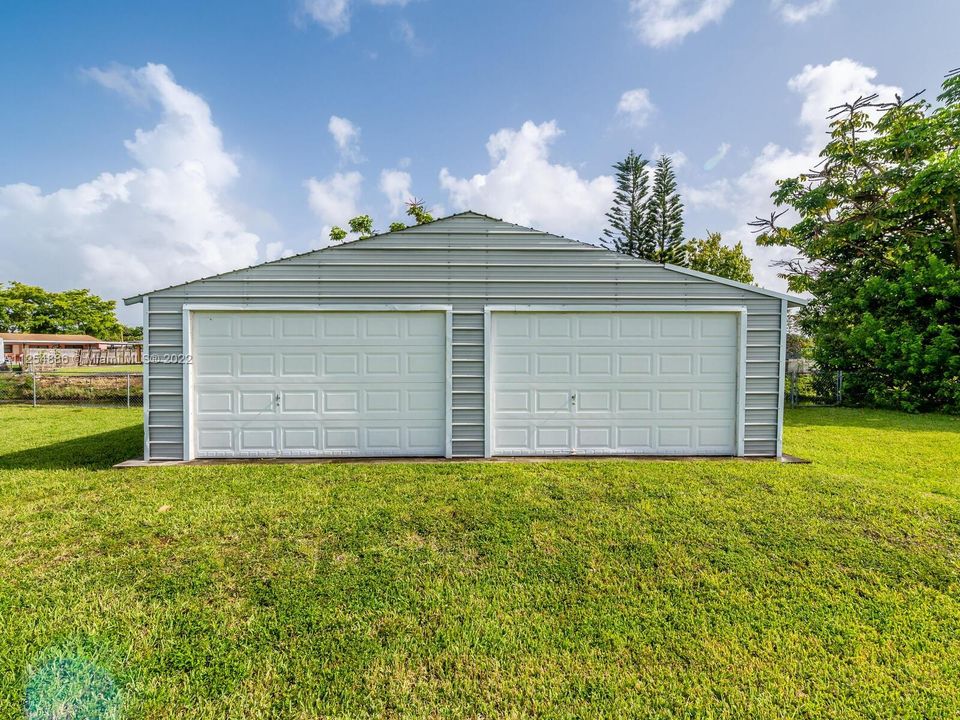 Recently Sold: $585,000 (3 beds, 1 baths, 1376 Square Feet)